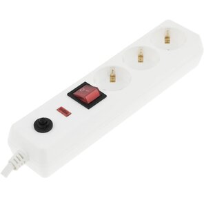 Iek WFP10-16-03-01-N Сетевой фильтр СФ-03К-выкл. 3 места 2Р + PE / 1, 5метра 3х1мм2
