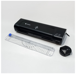 Ламинатор ГЕЛЕОС ЛМ A4 Комбо,   А4,  2х150  (пленка 75-150мкм),  300 мм / мин,  2 вала,  пласт. корпус,  мах толщина 0, 6мм,  разжим валов,  + резак,  обрезчик углов и стартовый набор пленок